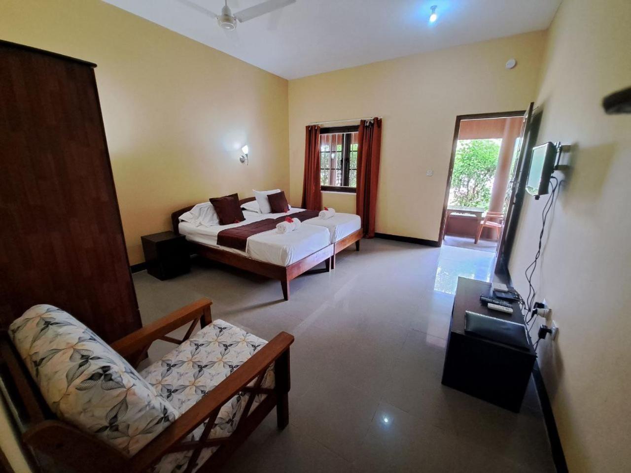 Georgina'S Cottage Beau Vallon  Exterior photo