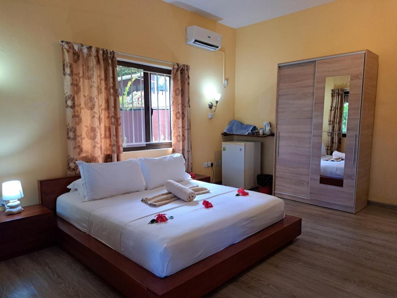 Georgina'S Cottage Beau Vallon  Exterior photo